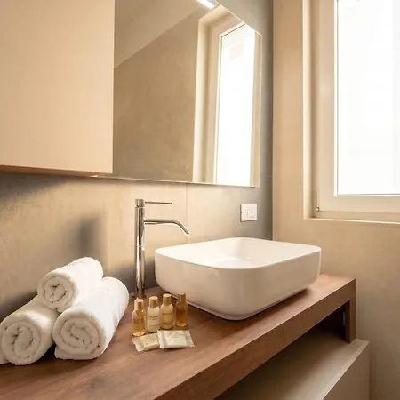 Dimora Venera-modern Comfort With Private Parking アパート *