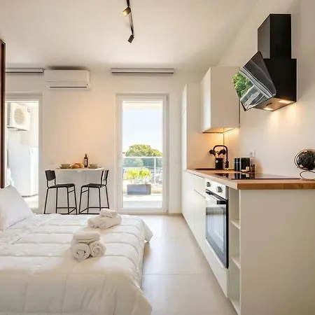Dimora Venera-modern Comfort With Private Parking アパート *